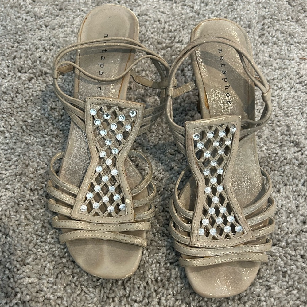 Women's Metallic Silver Sandals with jeweled accents!